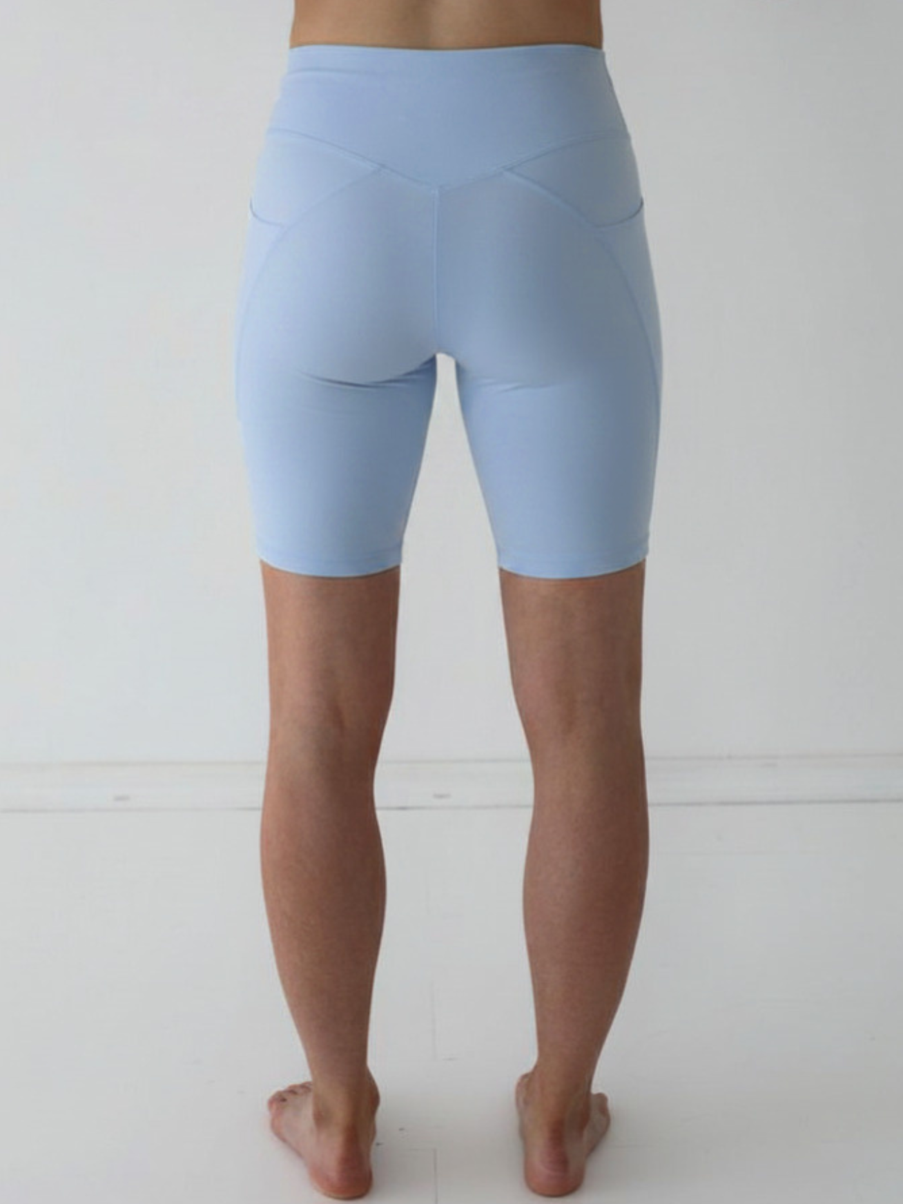 Korkeavyötäröiset shortsit taskuilla, Blue sky – la Pirouette - Image 4