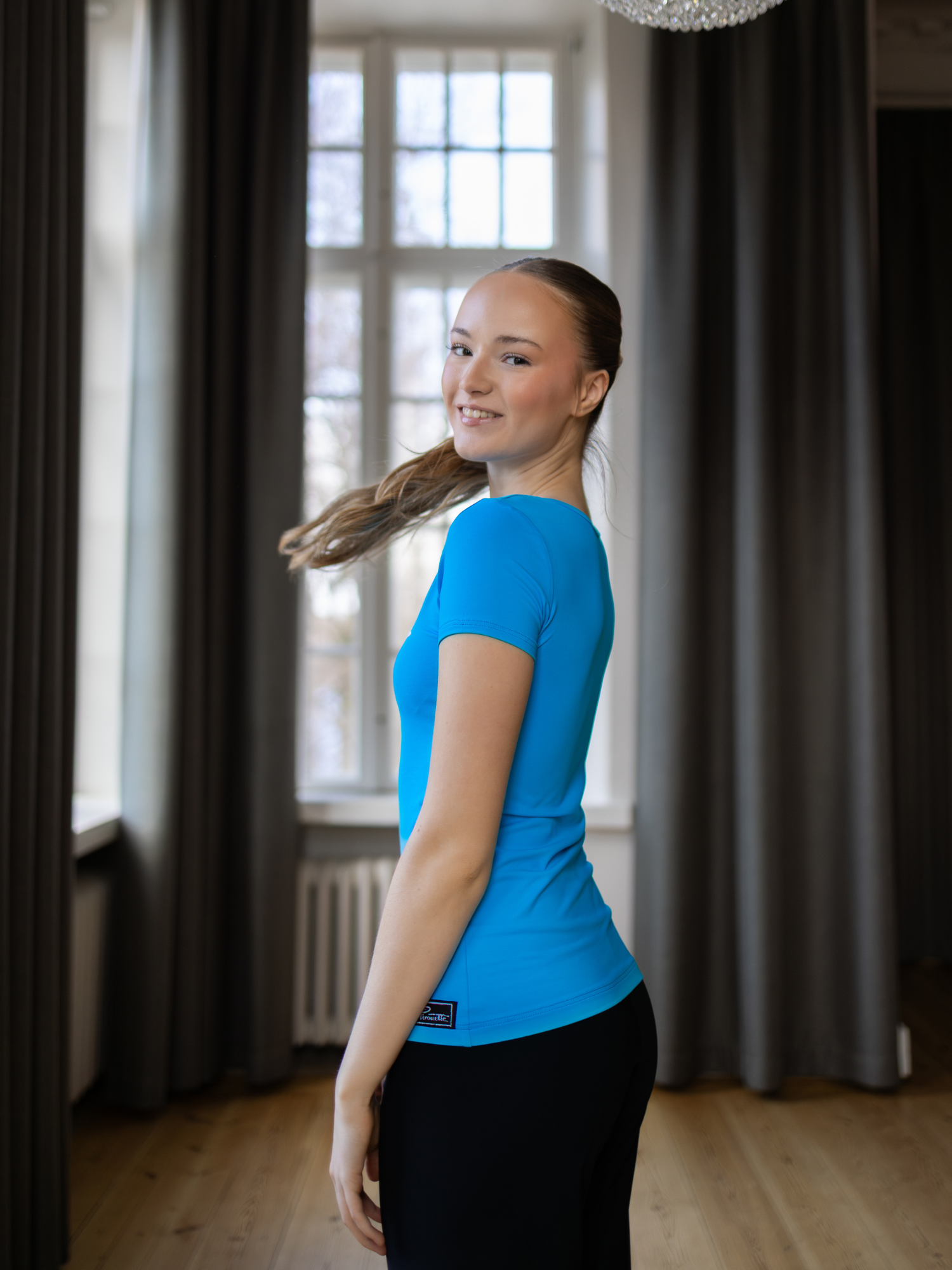 TARJOUS! lyhythihainen paita la Pirouette -kimalleprintillä, GT-1728 - Image 2