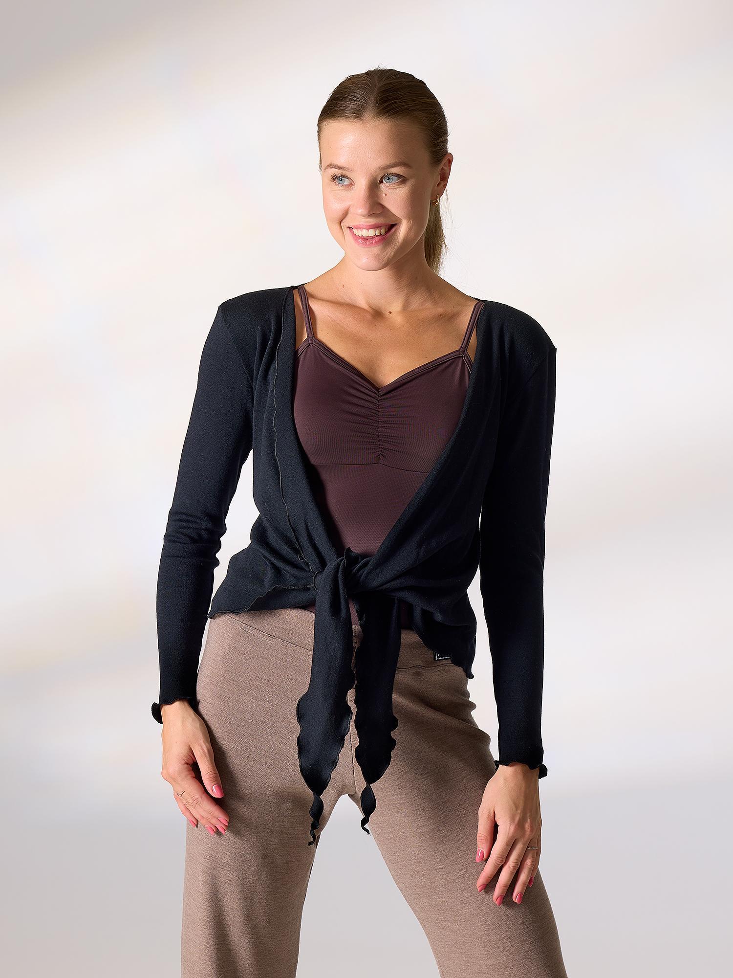 Merinovillainen kietaisuneule, Black - la Pirouette - Image 3